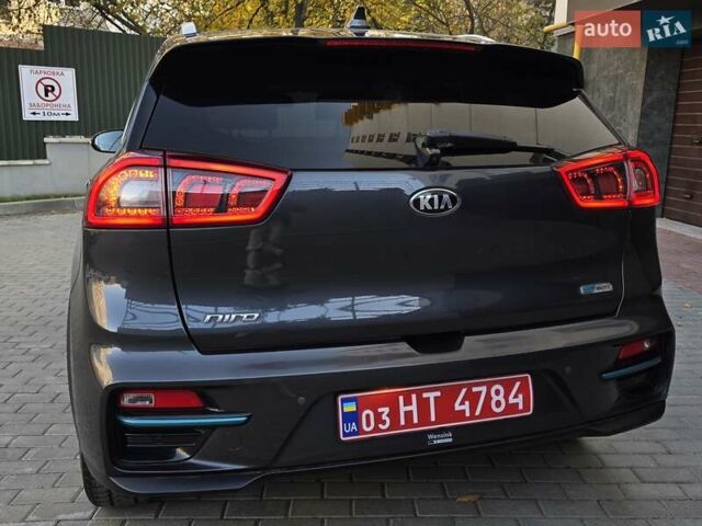 Серый Киа Niro, объемом двигателя 0 л и пробегом 144 тыс. км за 17250 $, фото 8 на Automoto.ua