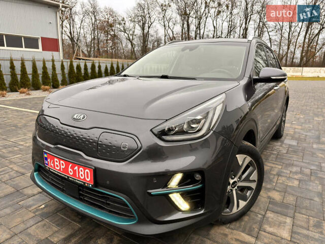 Серый Киа Niro, объемом двигателя 0 л и пробегом 77 тыс. км за 19500 $, фото 1 на Automoto.ua