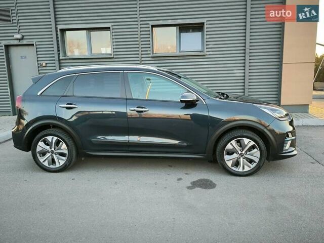 Сірий Кіа Niro, об'ємом двигуна 0 л та пробігом 96 тис. км за 16900 $, фото 25 на Automoto.ua