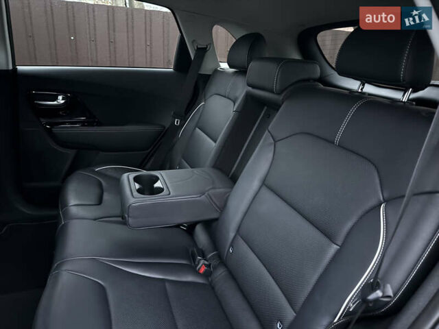 Серый Киа Niro, объемом двигателя 0 л и пробегом 159 тыс. км за 19800 $, фото 19 на Automoto.ua