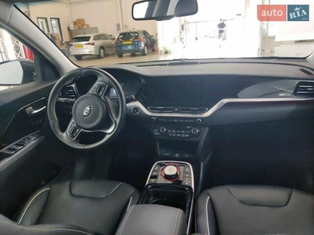 Серый Киа Niro, объемом двигателя 0 л и пробегом 107 тыс. км за 19481 $, фото 7 на Automoto.ua