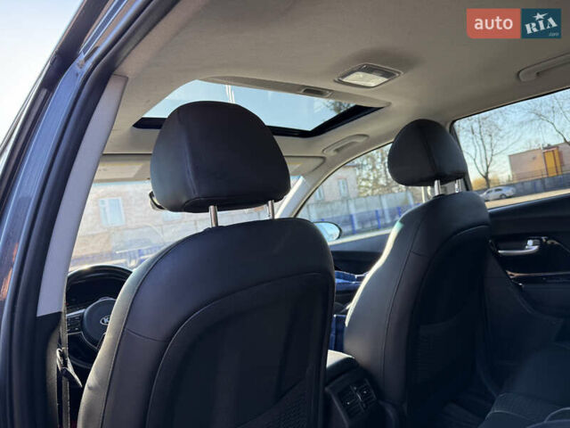 Сірий Кіа Niro, об'ємом двигуна 0 л та пробігом 87 тис. км за 18500 $, фото 20 на Automoto.ua