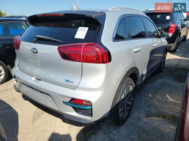 Сірий Кіа Niro, об'ємом двигуна 0 л та пробігом 76 тис. км за 13000 $, фото 5 на Automoto.ua