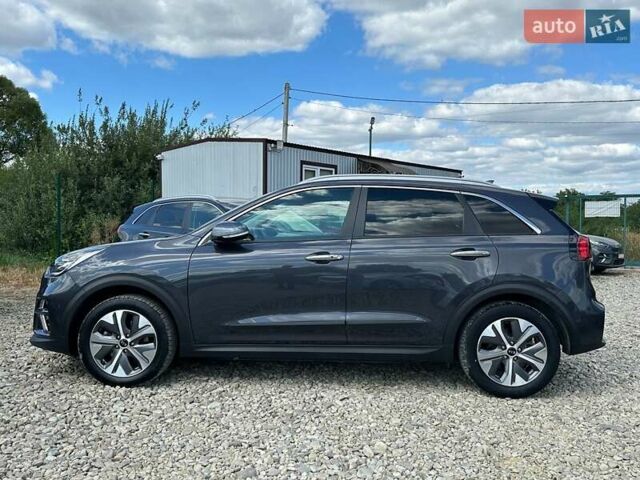 Сірий Кіа Niro, об'ємом двигуна 0 л та пробігом 97 тис. км за 22600 $, фото 8 на Automoto.ua