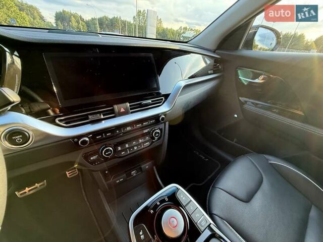 Серый Киа Niro, объемом двигателя 0 л и пробегом 57 тыс. км за 23299 $, фото 26 на Automoto.ua