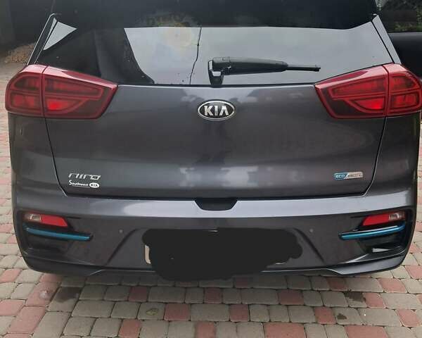 Серый Киа Niro, объемом двигателя 0 л и пробегом 89 тыс. км за 20500 $, фото 15 на Automoto.ua