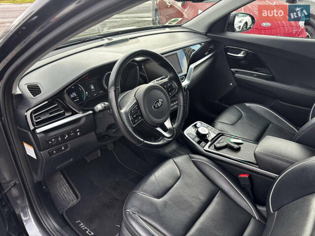 Серый Киа Niro, объемом двигателя 0 л и пробегом 112 тыс. км за 20800 $, фото 21 на Automoto.ua