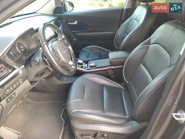 Киа Niro 2020 в Ровно на Automoto.ua Серый Киа Niro, объемом двигателя 0 л и пробегом 125 тыс. км за 19850 $, фото 60 на Automoto.ua