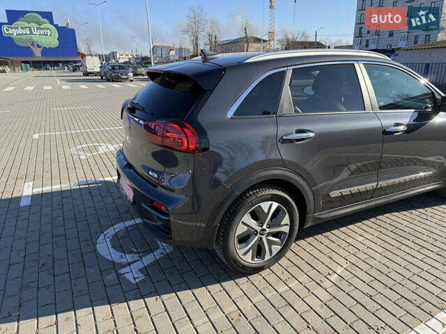 Сірий Кіа Niro, об'ємом двигуна 0 л та пробігом 87 тис. км за 18500 $, фото 22 на Automoto.ua