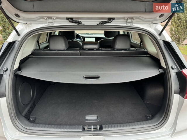 Серый Киа Niro, объемом двигателя 0 л и пробегом 118 тыс. км за 19350 $, фото 136 на Automoto.ua