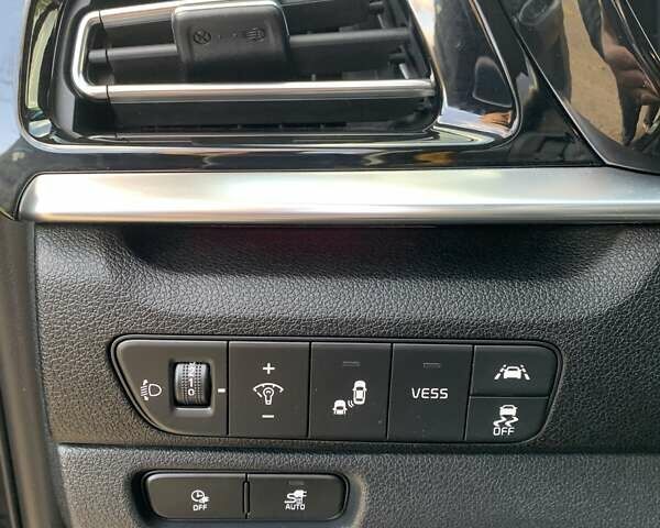 Сірий Кіа Niro, об'ємом двигуна 0 л та пробігом 128 тис. км за 18950 $, фото 18 на Automoto.ua