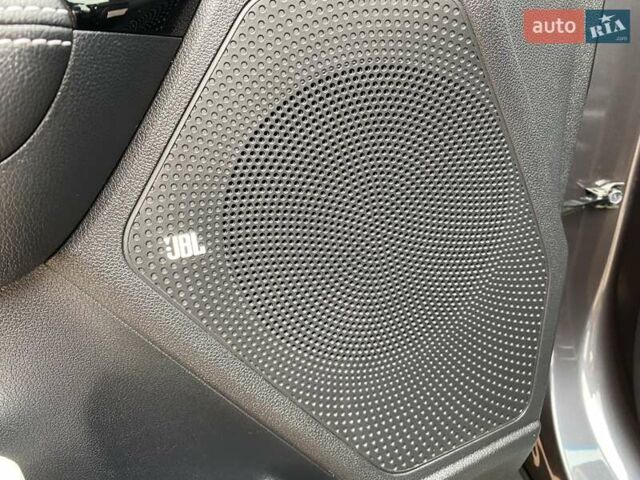 Серый Киа Niro, объемом двигателя 0 л и пробегом 117 тыс. км за 20470 $, фото 36 на Automoto.ua