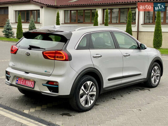 Сірий Кіа Niro, об'ємом двигуна 0 л та пробігом 63 тис. км за 20899 $, фото 16 на Automoto.ua
