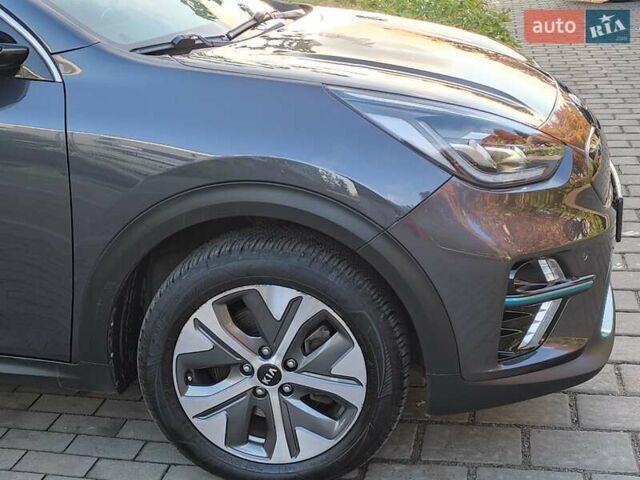 Киа Niro 2020 в Ровно на Automoto.ua Серый Киа Niro, объемом двигателя 0 л и пробегом 125 тыс. км за 19850 $, фото 45 на Automoto.ua