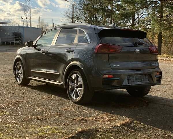 Сірий Кіа Niro, об'ємом двигуна 0 л та пробігом 128 тис. км за 18950 $, фото 9 на Automoto.ua