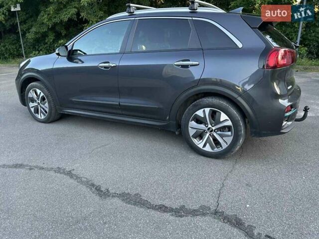 Серый Киа Niro, объемом двигателя 0 л и пробегом 160 тыс. км за 19200 $, фото 19 на Automoto.ua