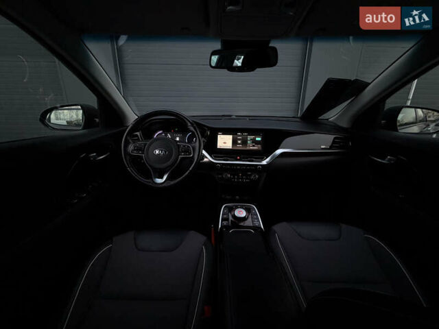 Серый Киа Niro, объемом двигателя 0 л и пробегом 164 тыс. км за 17550 $, фото 47 на Automoto.ua