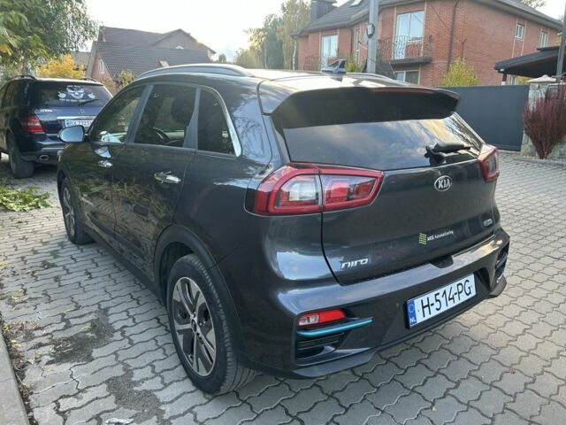 Кіа Niro 2020 у Хмельницькому на Automoto.ua Сірий Кіа Niro, об'ємом двигуна 0 л та пробігом 124 тис. км за 18390 $, фото 3 на Automoto.ua