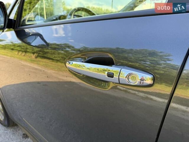 Серый Киа Niro, объемом двигателя 0 л и пробегом 57 тыс. км за 23299 $, фото 9 на Automoto.ua