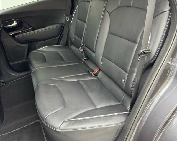 Серый Киа Niro, объемом двигателя 0 л и пробегом 147 тыс. км за 18800 $, фото 21 на Automoto.ua