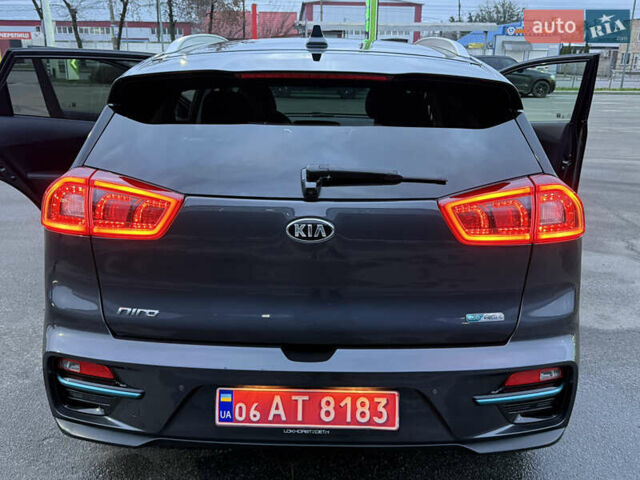 Серый Киа Niro, объемом двигателя 0 л и пробегом 165 тыс. км за 18000 $, фото 71 на Automoto.ua