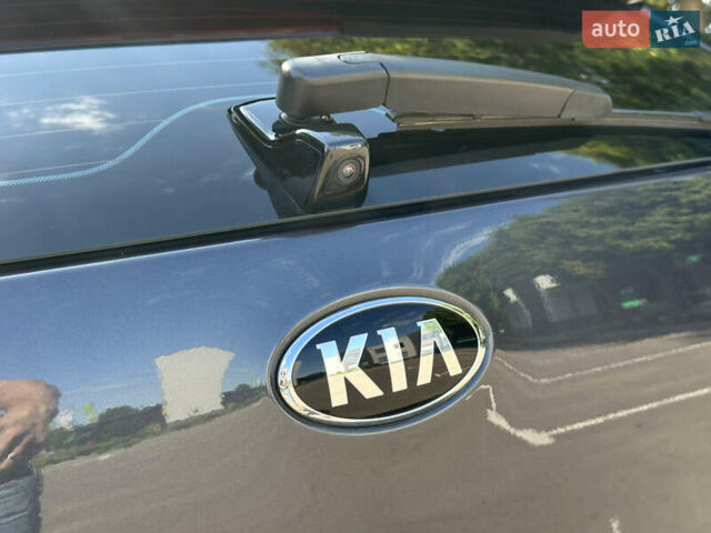 Сірий Кіа Niro, об'ємом двигуна 0 л та пробігом 143 тис. км за 17900 $, фото 72 на Automoto.ua