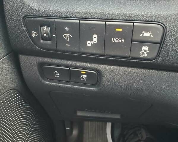 Кіа Niro 2020 у Києві на Automoto.ua Сірий Кіа Niro, об'ємом двигуна 0 л та пробігом 58 тис. км за 24000 $, фото 1 на Automoto.ua
