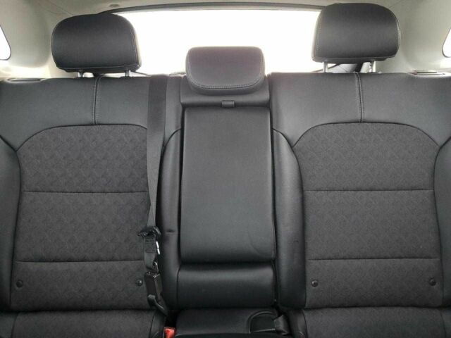 Серый Киа Niro, объемом двигателя 1.6 л и пробегом 35 тыс. км за 3000 $, фото 9 на Automoto.ua