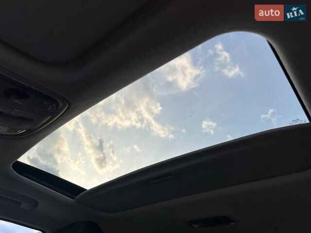 Серый Киа Niro, объемом двигателя 0 л и пробегом 97 тыс. км за 23200 $, фото 4 на Automoto.ua