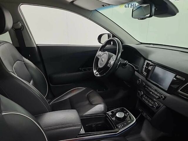 Серый Киа Niro, объемом двигателя 0 л и пробегом 114 тыс. км за 18500 $, фото 11 на Automoto.ua
