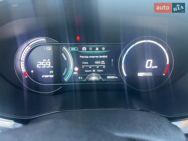 Серый Киа Niro, объемом двигателя 0 л и пробегом 96 тыс. км за 19500 $, фото 28 на Automoto.ua