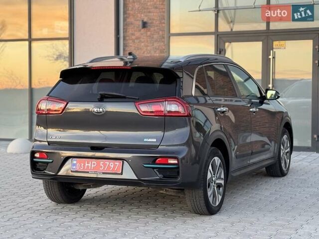 Сірий Кіа Niro, об'ємом двигуна 0 л та пробігом 135 тис. км за 17500 $, фото 20 на Automoto.ua