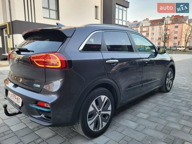 Сірий Кіа Niro, об'ємом двигуна 0 л та пробігом 117 тис. км за 19999 $, фото 2 на Automoto.ua
