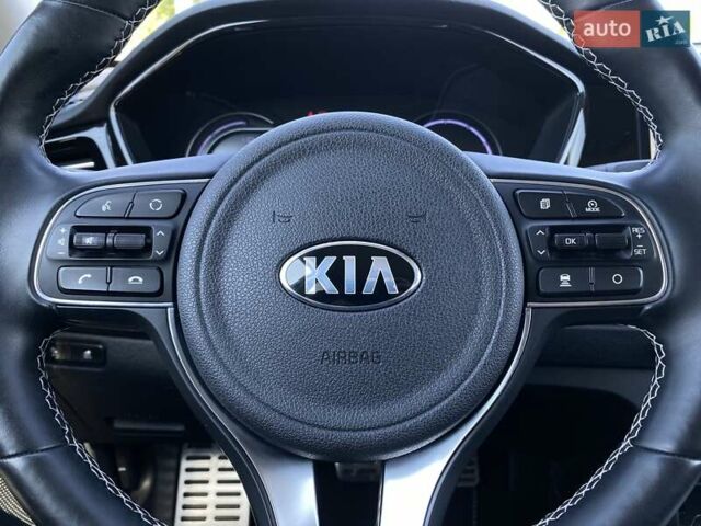 Серый Киа Niro, объемом двигателя 0 л и пробегом 58 тыс. км за 23200 $, фото 33 на Automoto.ua