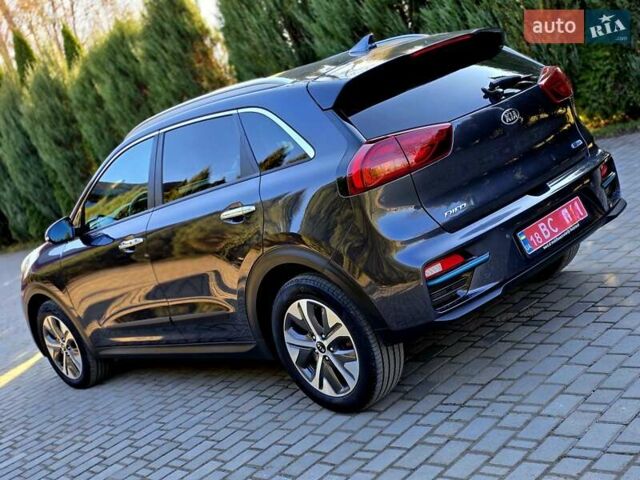 Серый Киа Niro, объемом двигателя 0 л и пробегом 70 тыс. км за 18800 $, фото 12 на Automoto.ua