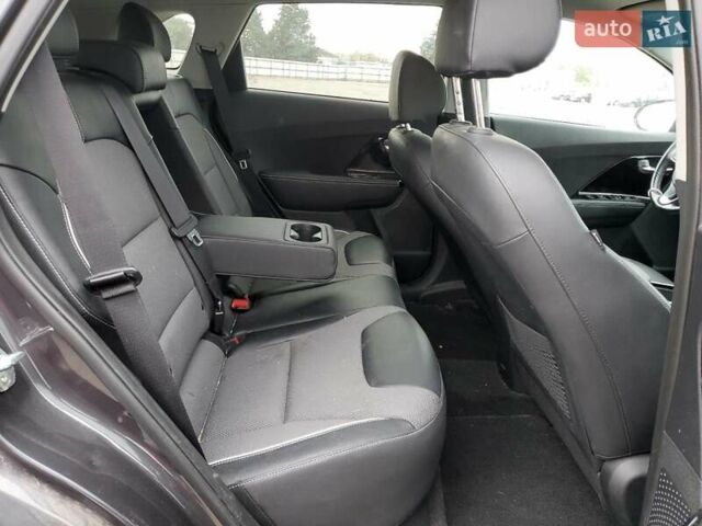 Серый Киа Niro, объемом двигателя 1.58 л и пробегом 51 тыс. км за 3000 $, фото 10 на Automoto.ua