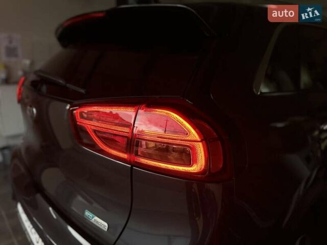 Сірий Кіа Niro, об'ємом двигуна 0 л та пробігом 118 тис. км за 20499 $, фото 106 на Automoto.ua