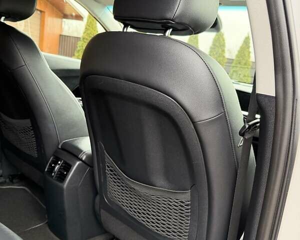 Сірий Кіа Niro, об'ємом двигуна 0 л та пробігом 71 тис. км за 21999 $, фото 65 на Automoto.ua