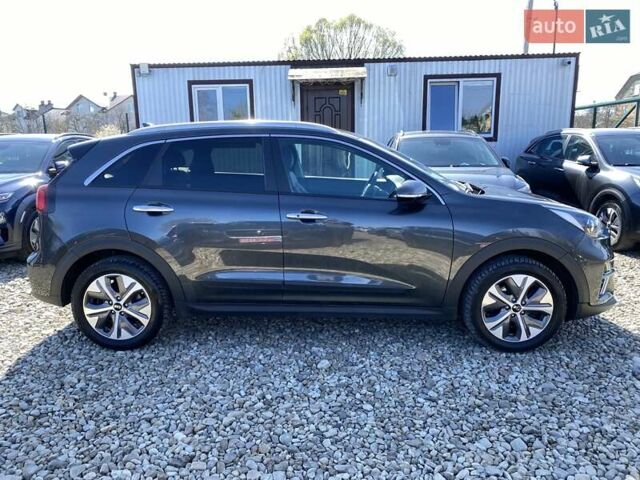 Серый Киа Niro, объемом двигателя 0 л и пробегом 101 тыс. км за 21300 $, фото 22 на Automoto.ua
