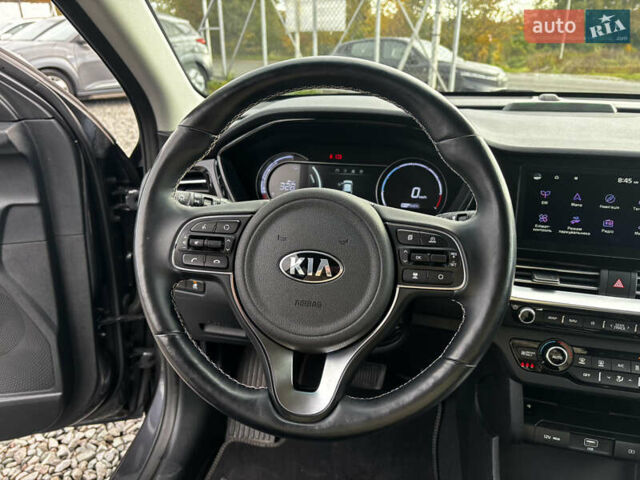 Серый Киа Niro, объемом двигателя 0 л и пробегом 112 тыс. км за 20800 $, фото 14 на Automoto.ua
