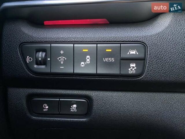 Серый Киа Niro, объемом двигателя 0 л и пробегом 88 тыс. км за 21500 $, фото 4 на Automoto.ua