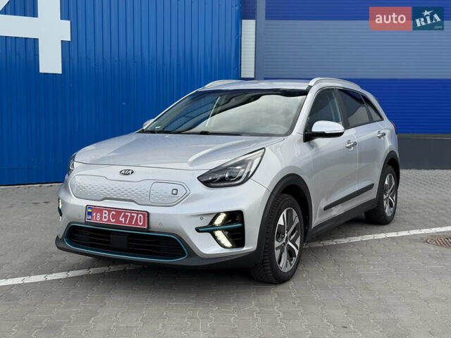 Кіа Niro 2020 у Рівному на Automoto.ua Сірий Кіа Niro, об'ємом двигуна 0 л та пробігом 138 тис. км за 19500 $, фото 1 на Automoto.ua