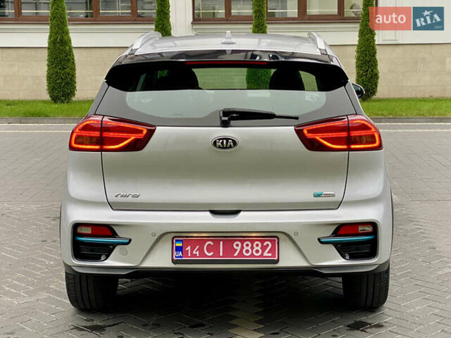 Сірий Кіа Niro, об'ємом двигуна 0 л та пробігом 63 тис. км за 20899 $, фото 18 на Automoto.ua
