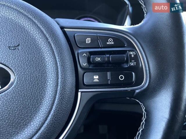 Киа Niro 2020 в Львове на Automoto.ua Серый Киа Niro, объемом двигателя 0 л и пробегом 107 тыс. км за 20950 $, фото 5 на Automoto.ua