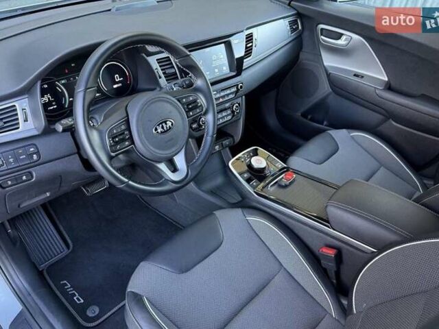 Кіа Niro 2020 у Чернівцях на Automoto.ua Сірий Кіа Niro, об'ємом двигуна 0 л та пробігом 12 тис. км за 19100 $, фото 19 на Automoto.ua