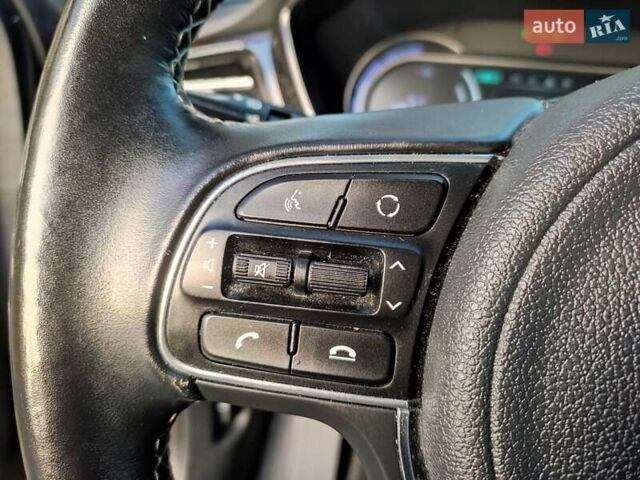 Киа Niro 2020 в Ровно на Automoto.ua Серый Киа Niro, объемом двигателя 0 л и пробегом 125 тыс. км за 19850 $, фото 62 на Automoto.ua