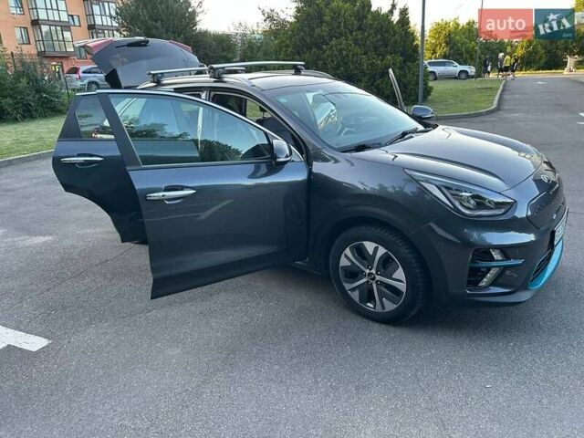 Серый Киа Niro, объемом двигателя 0 л и пробегом 160 тыс. км за 19200 $, фото 1 на Automoto.ua