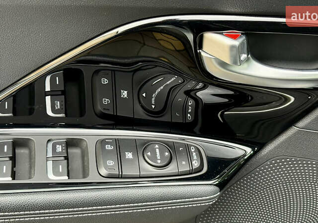 Киа Niro 2020 в Самборе на Automoto.ua Серый Киа Niro, объемом двигателя 0 л и пробегом 59 тыс. км за 20700 $, фото 15 на Automoto.ua