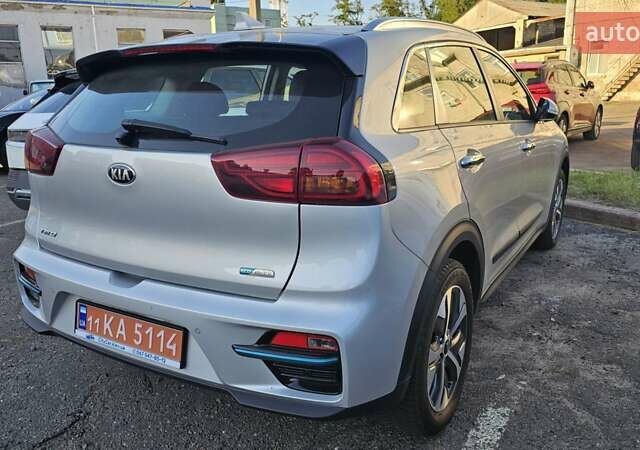 Серый Киа Niro, объемом двигателя 0 л и пробегом 40 тыс. км за 22400 $, фото 2 на Automoto.ua