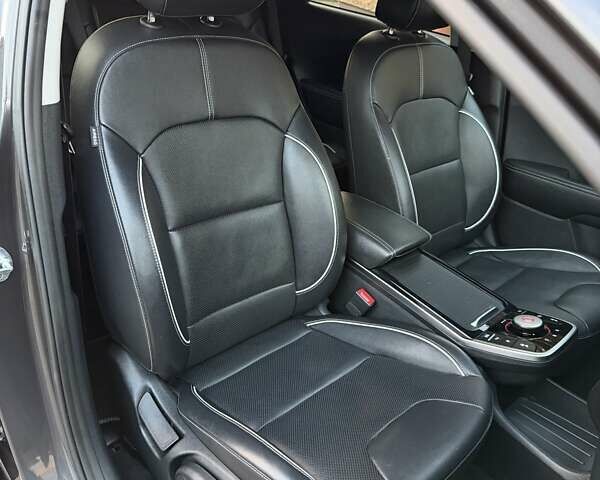 Сірий Кіа Niro, об'ємом двигуна 0 л та пробігом 118 тис. км за 20499 $, фото 83 на Automoto.ua